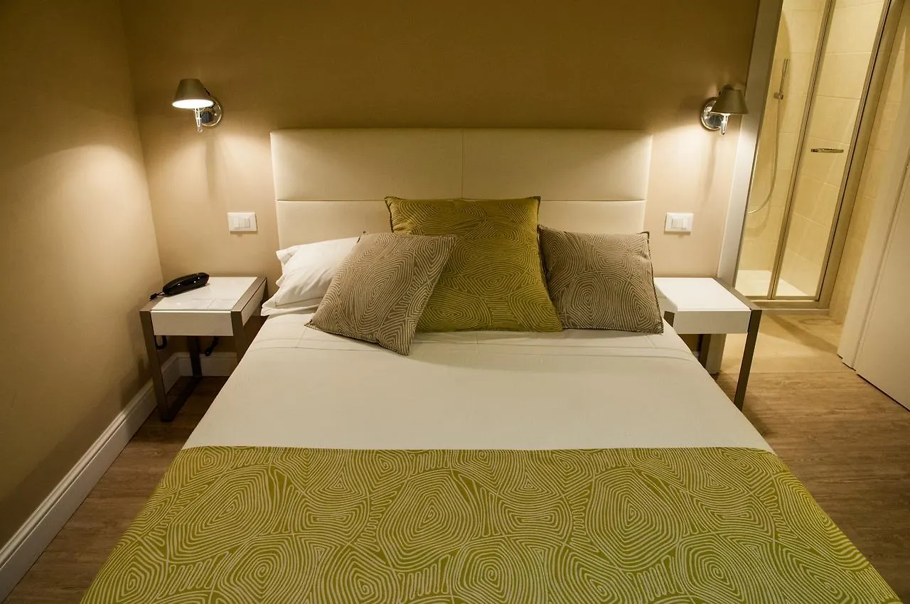 Hotel Universal Livorno 3*,