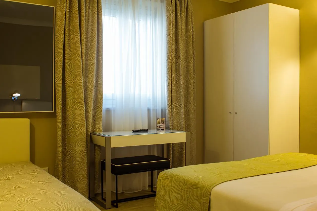 Hotel Universal Livorno 3*,